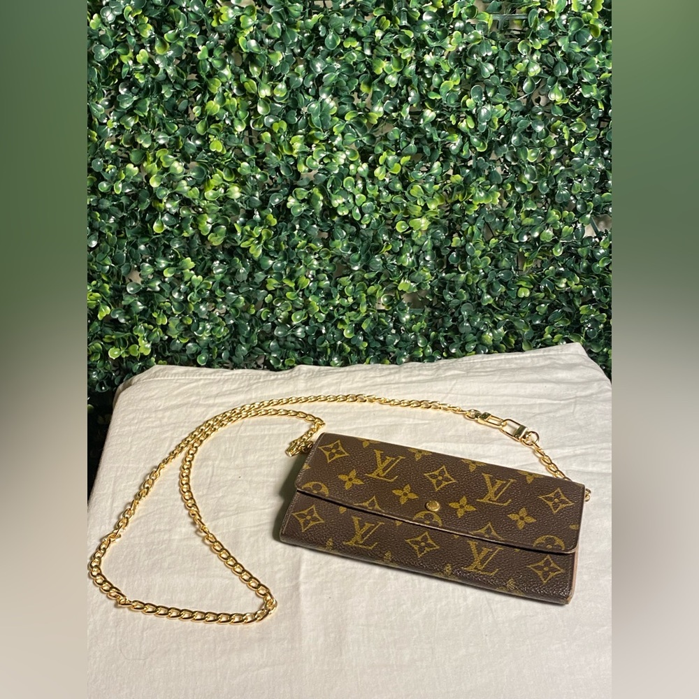 Louis Vuitton Wallet - Picture 7 of 16